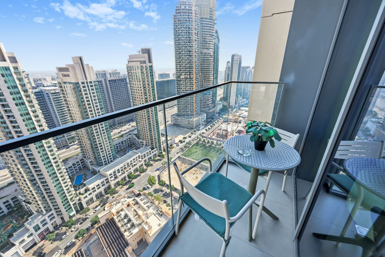 Stylish 2BR | 3 min walk to Dubai Mall